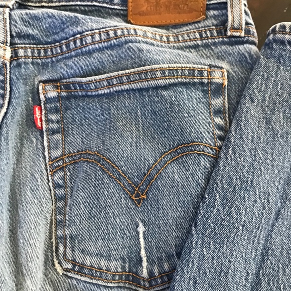 Levi's Premium Wedgie Jeans Size 28 Ripped - Picture 5 of 5